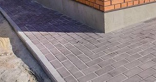 Укладка плитки на отмостку: Цена от 811 руб. в Приморско-Ахтарске от ТротуарнаяПлитка
