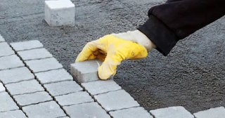 Укладка тротуарной плитки 50 на 50 в Приморско-Ахтарске в октябре