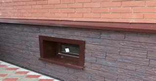 Облицовка цоколя панелями под камень в Приморско-Ахтарске в октябре