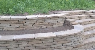 Установка подпорной стенки из камня в Приморско-Ахтарске - стоимость от 3548 руб.
